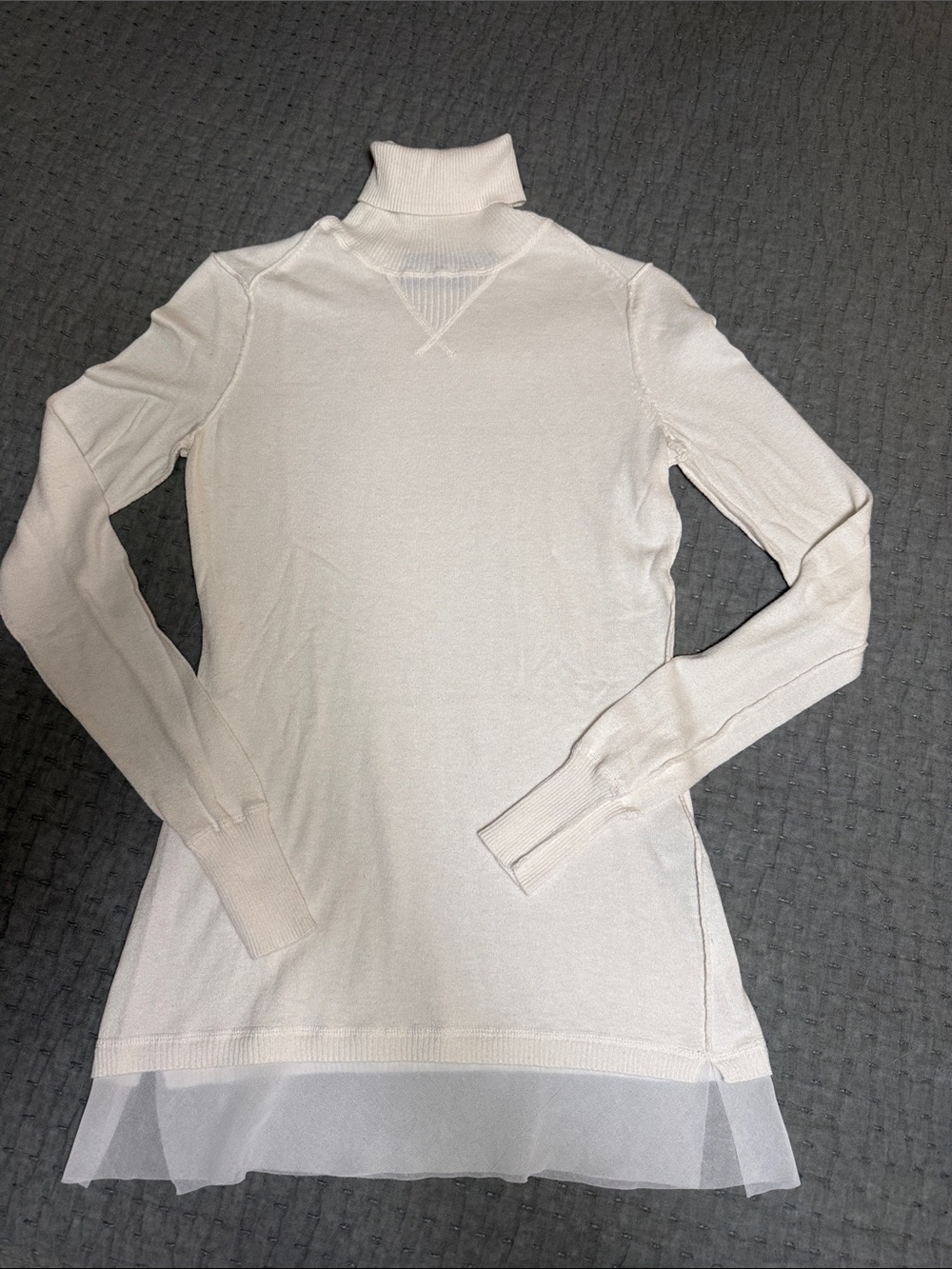 Vera Wang Cream Turtleneck Long-Sleeve Knit Top with Mesh Hem